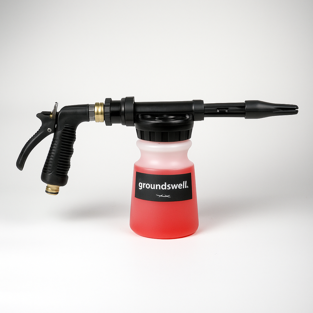 Adventurer Foam Cannon garden hose foam sprayer for washing 4WD, caravan and camper without a pressure washer